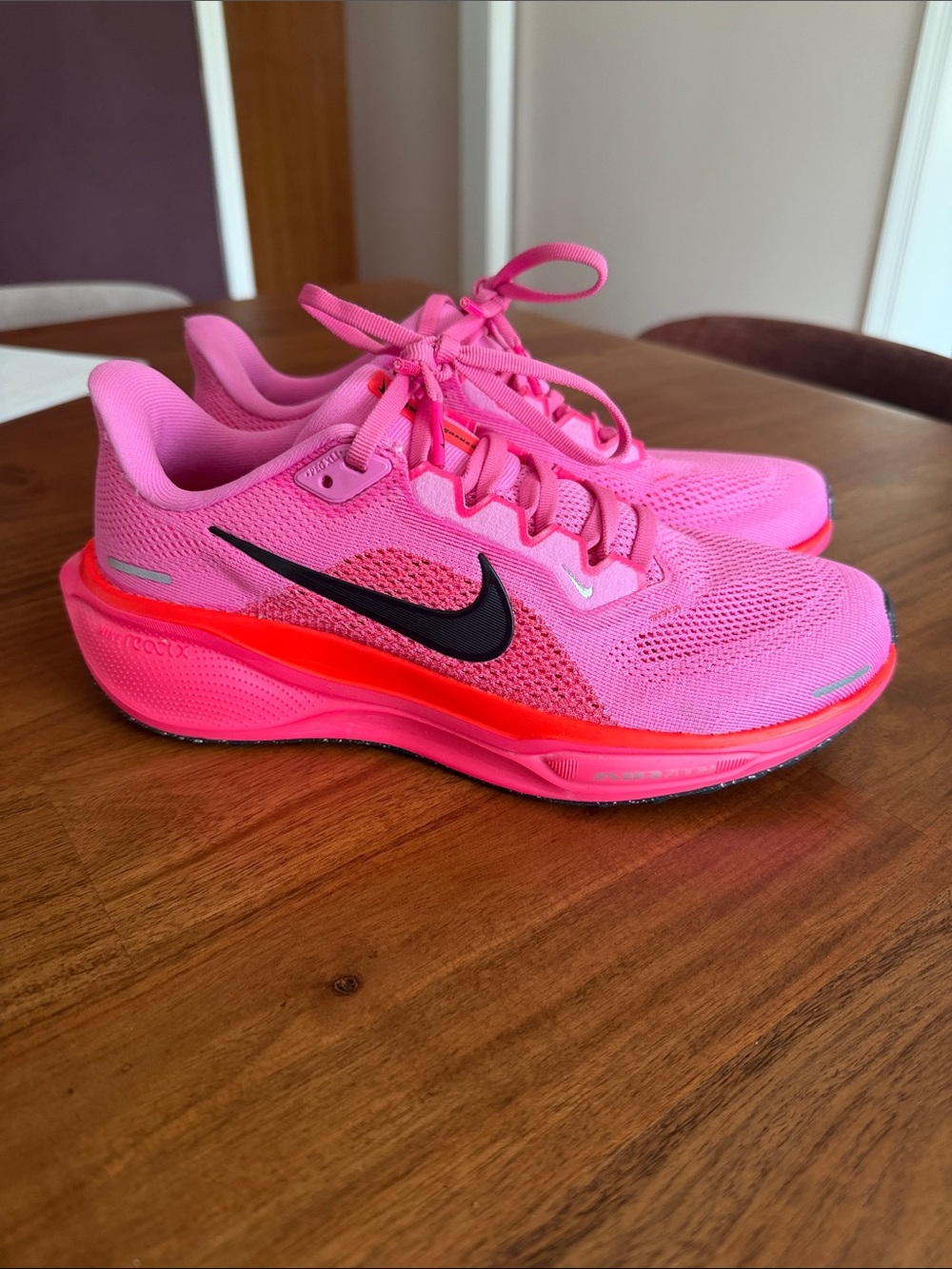 NWT Nike Air Zoom Pegasus Running Sneakers size 7
